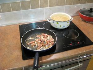 How to clean electric frying pan