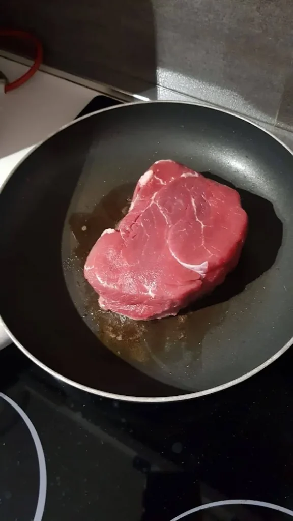 tefal pan with steak